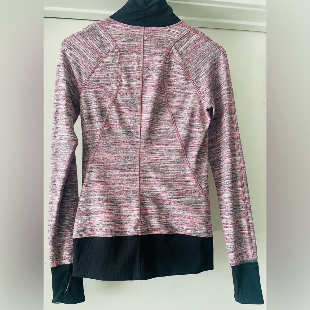 LULULEMON Runderful 1/2 Zip - Space
Dye Camo Berry Rumble Multi / Black Trim - Picture 7 of 11